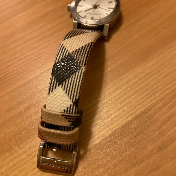 Burberry Nova Check BU9212 - Picture 4 of 8